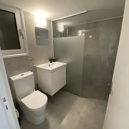 Greco 1 Bedroom דירה *